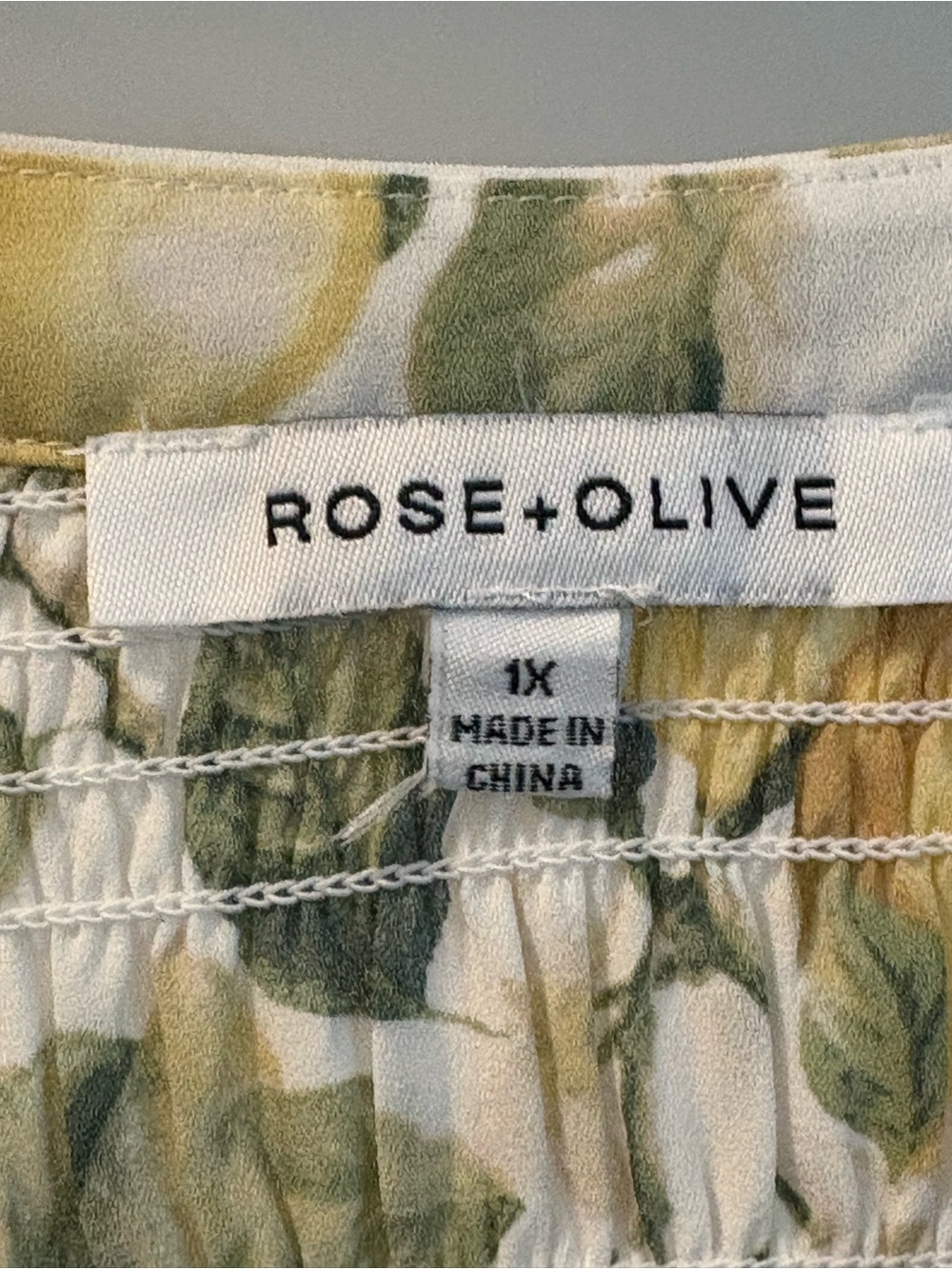 Rose & Olive Lemon Print Short Sleeve Blouse Size 1X Flutter Sleeves - Picture 2 of 6